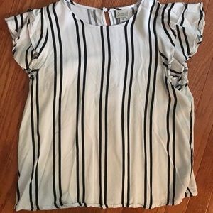 A New Day medium ruffle sleeve top